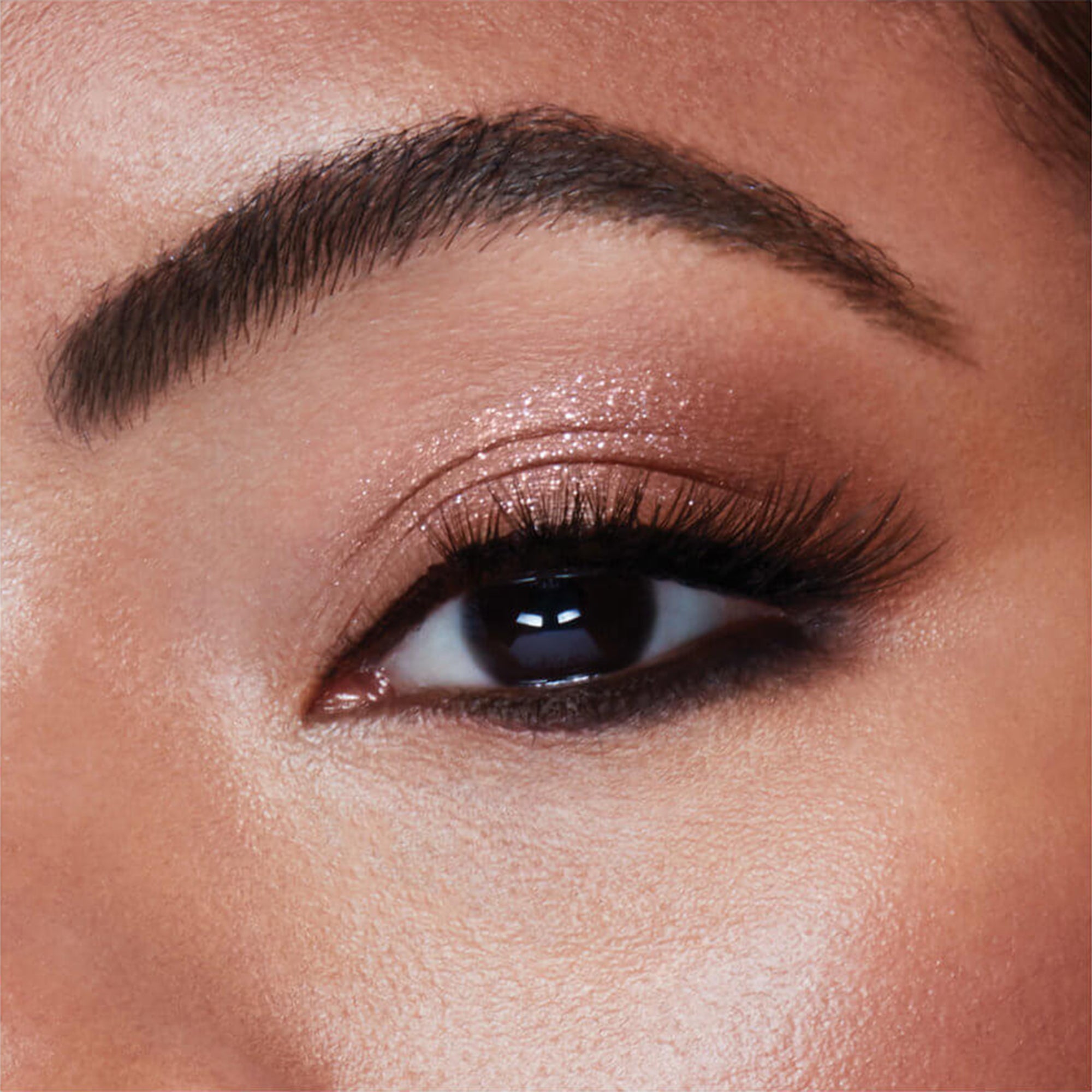 ظل العيون السائل جليسين آند جلو