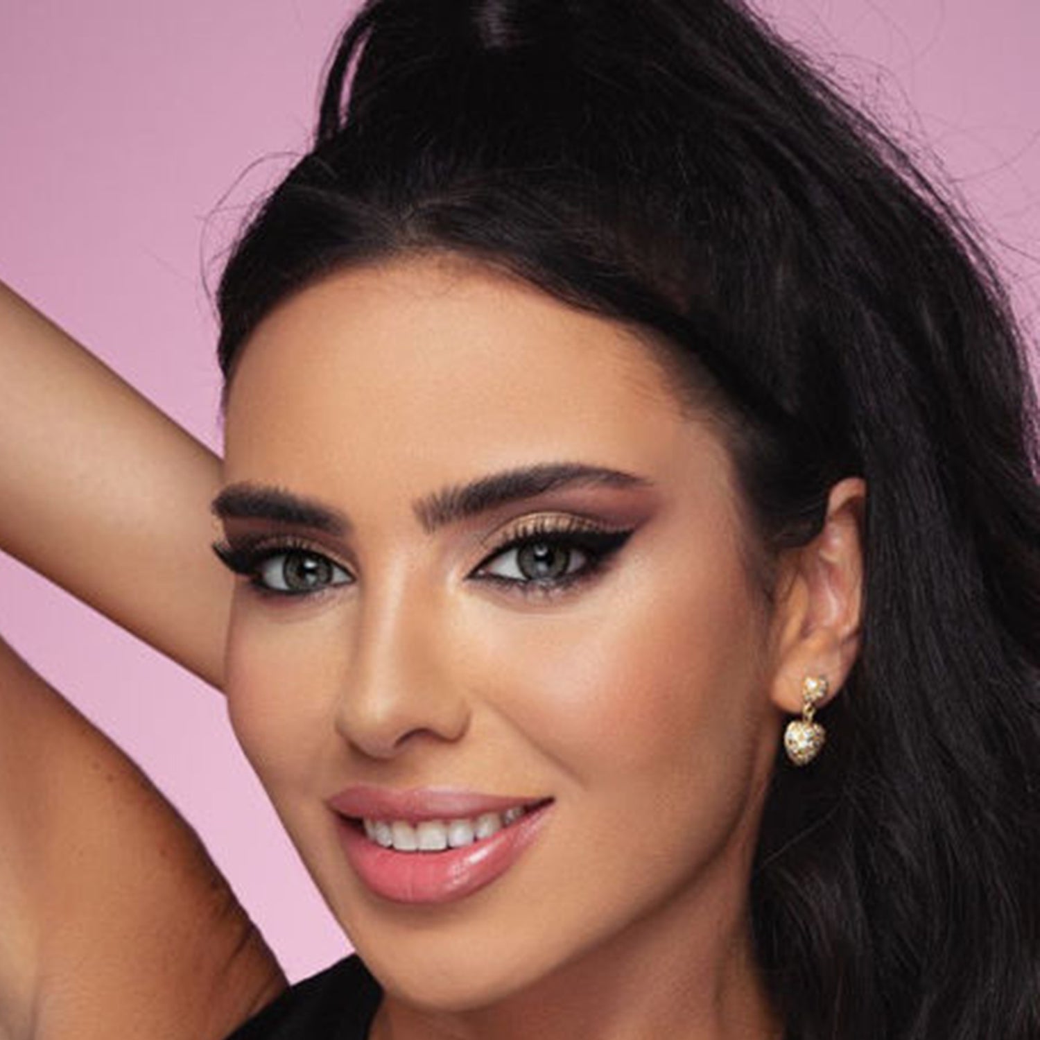 Contour Colored Contact Lenses