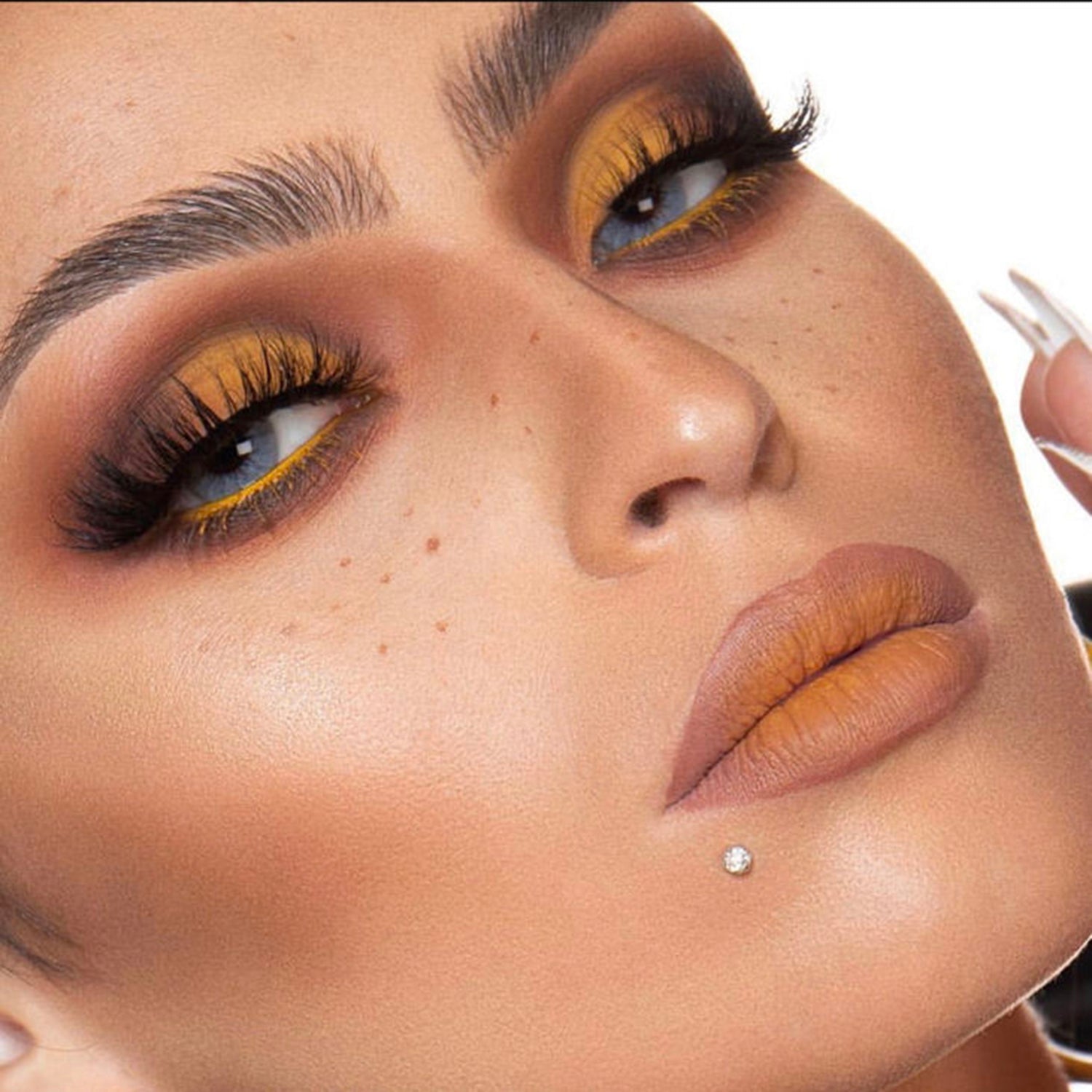 Diamond Colored Contact Lenses