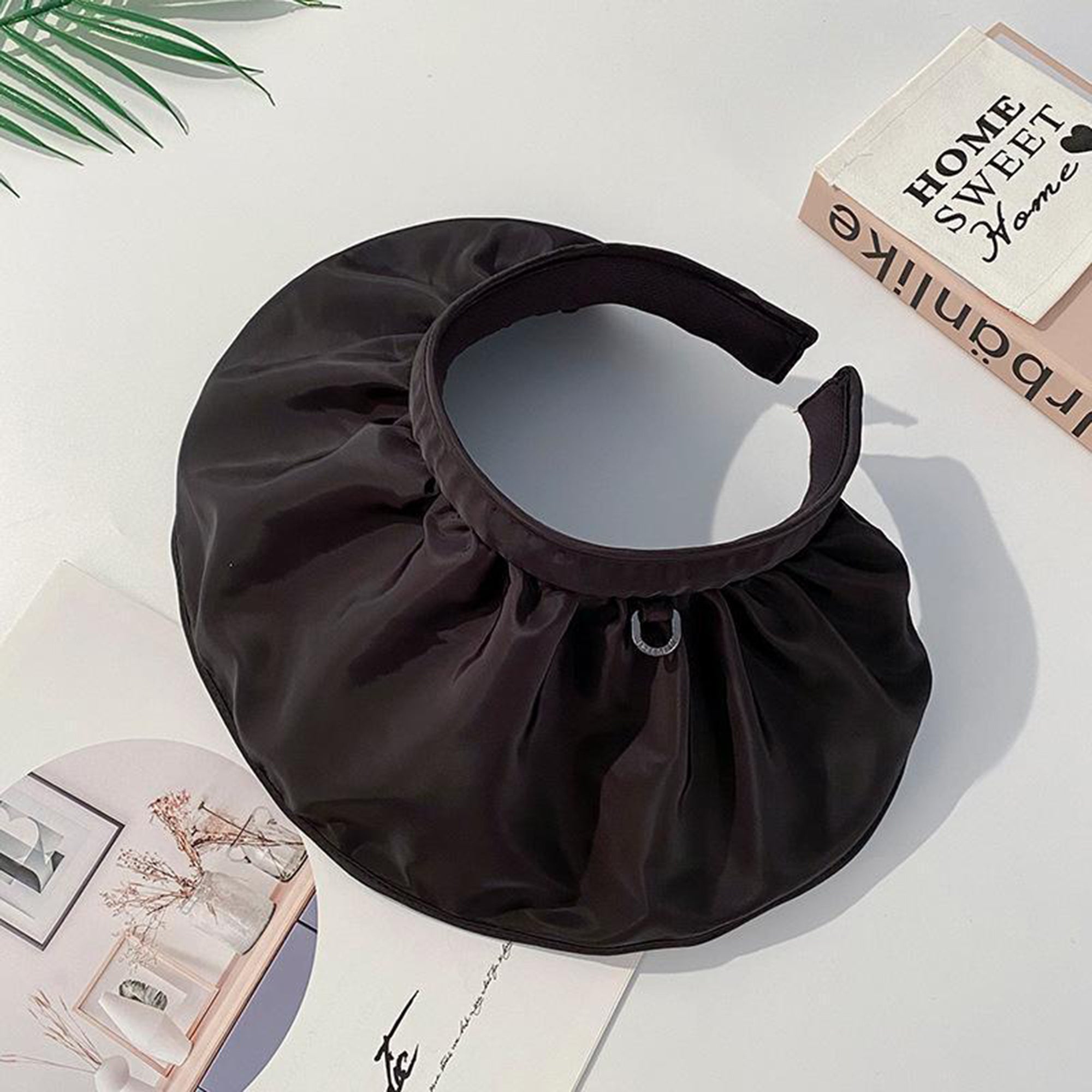 طوق شعر وقبعة