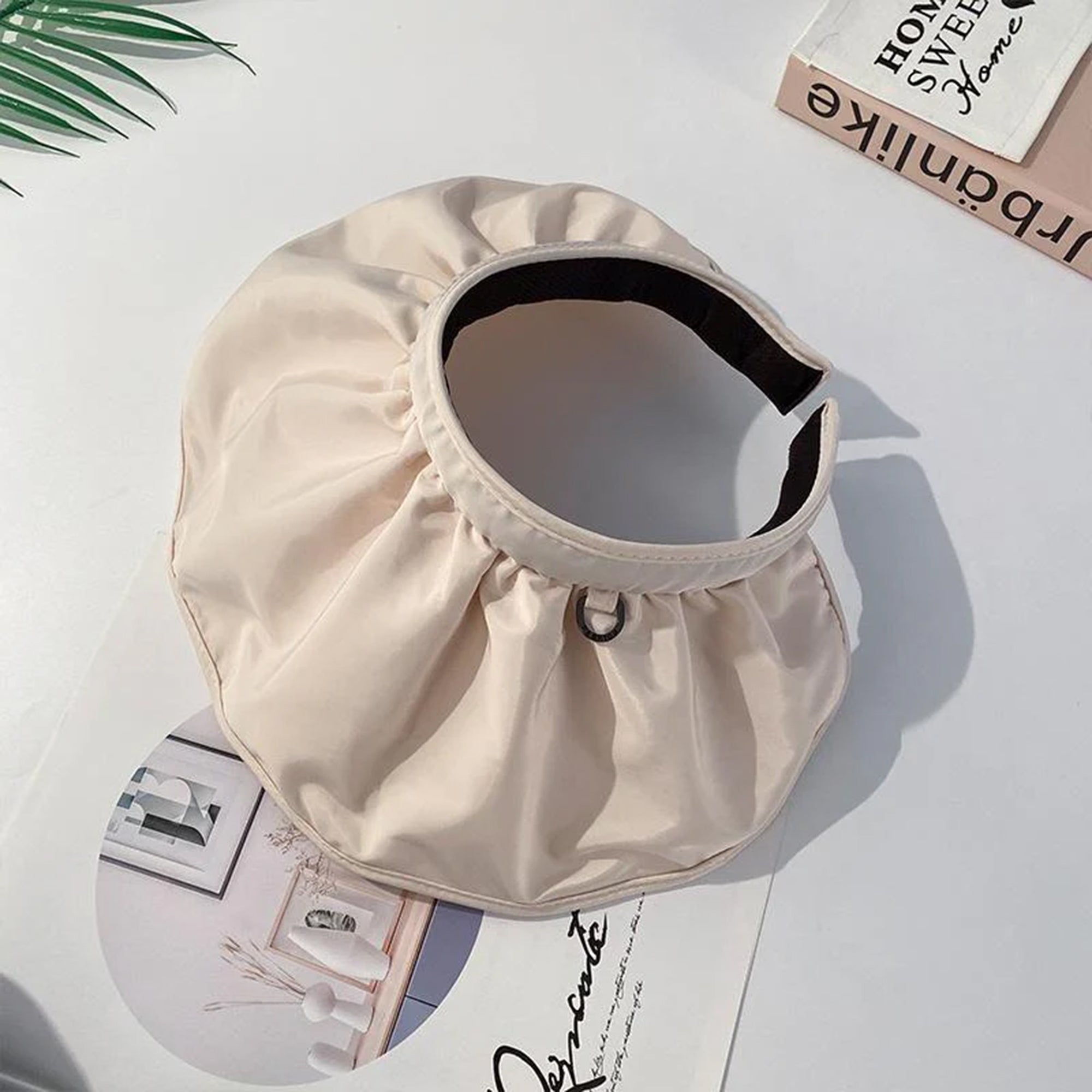 طوق شعر وقبعة