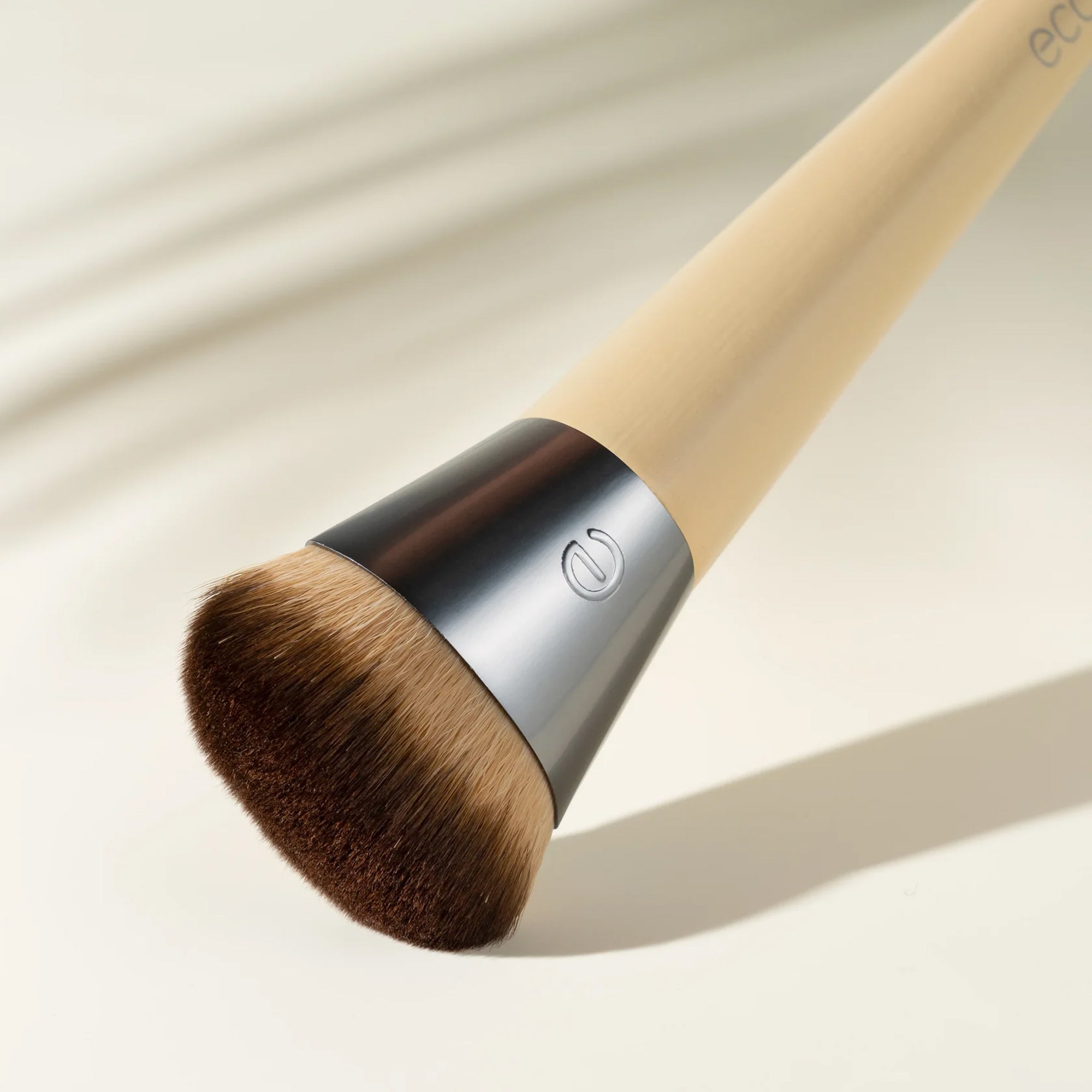 Wonder Cover Complexion Makeup Brush