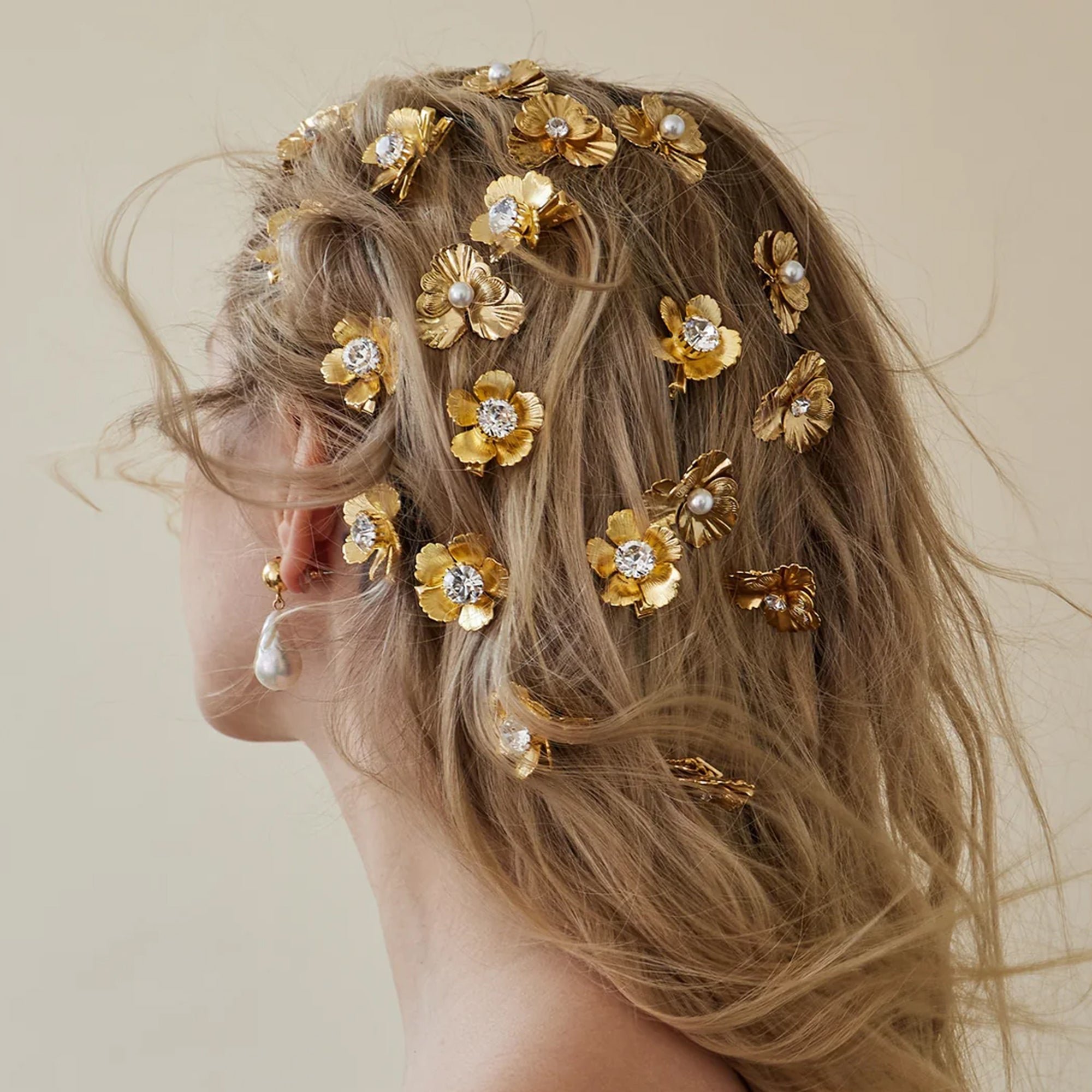 مجموعة مشابك للشعر على شكل أزهار