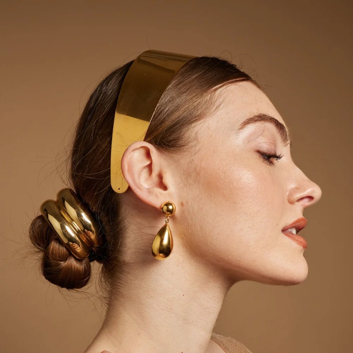 Glossy Double Arch Pony Cuff