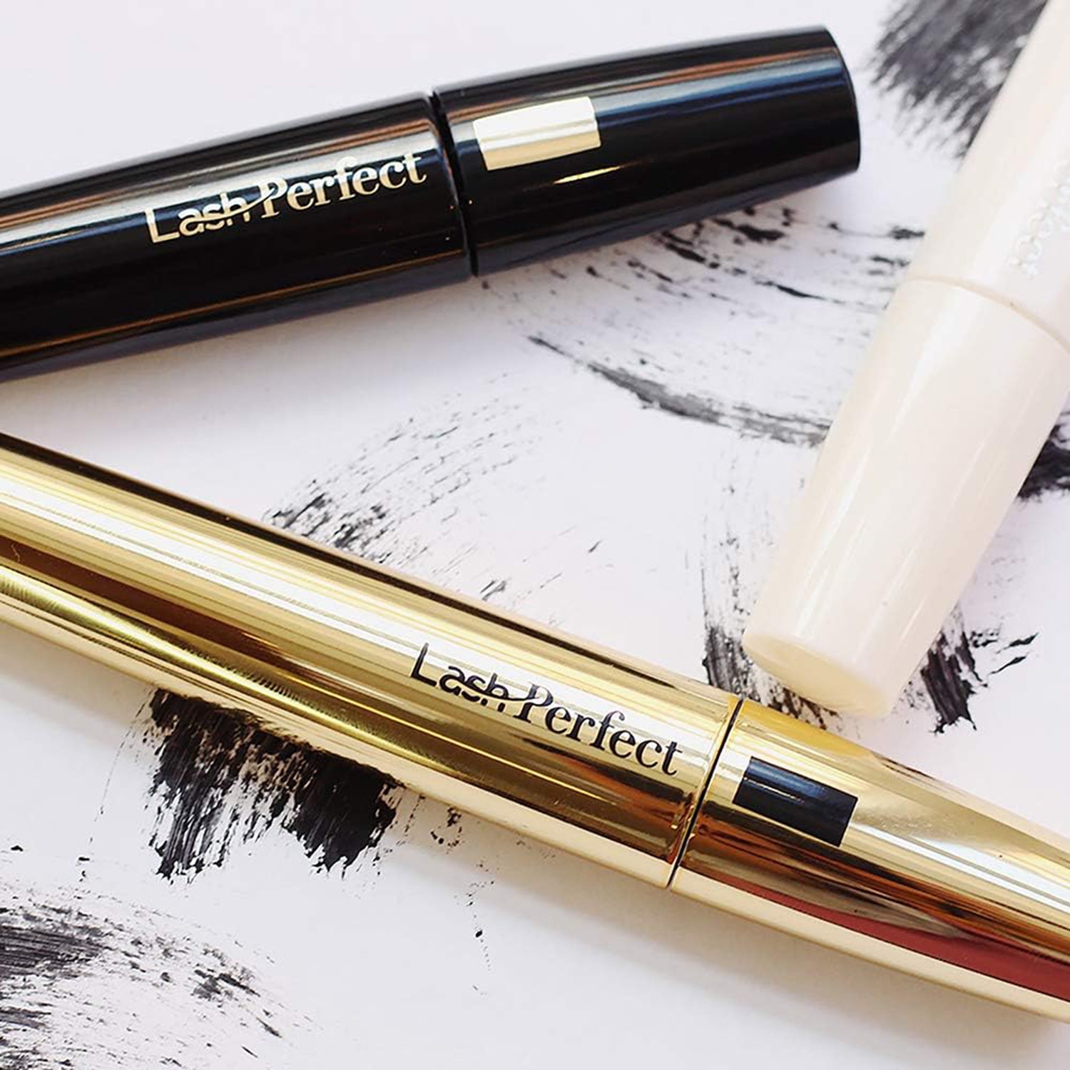 ماسكارا شفافة لمسة نهائية