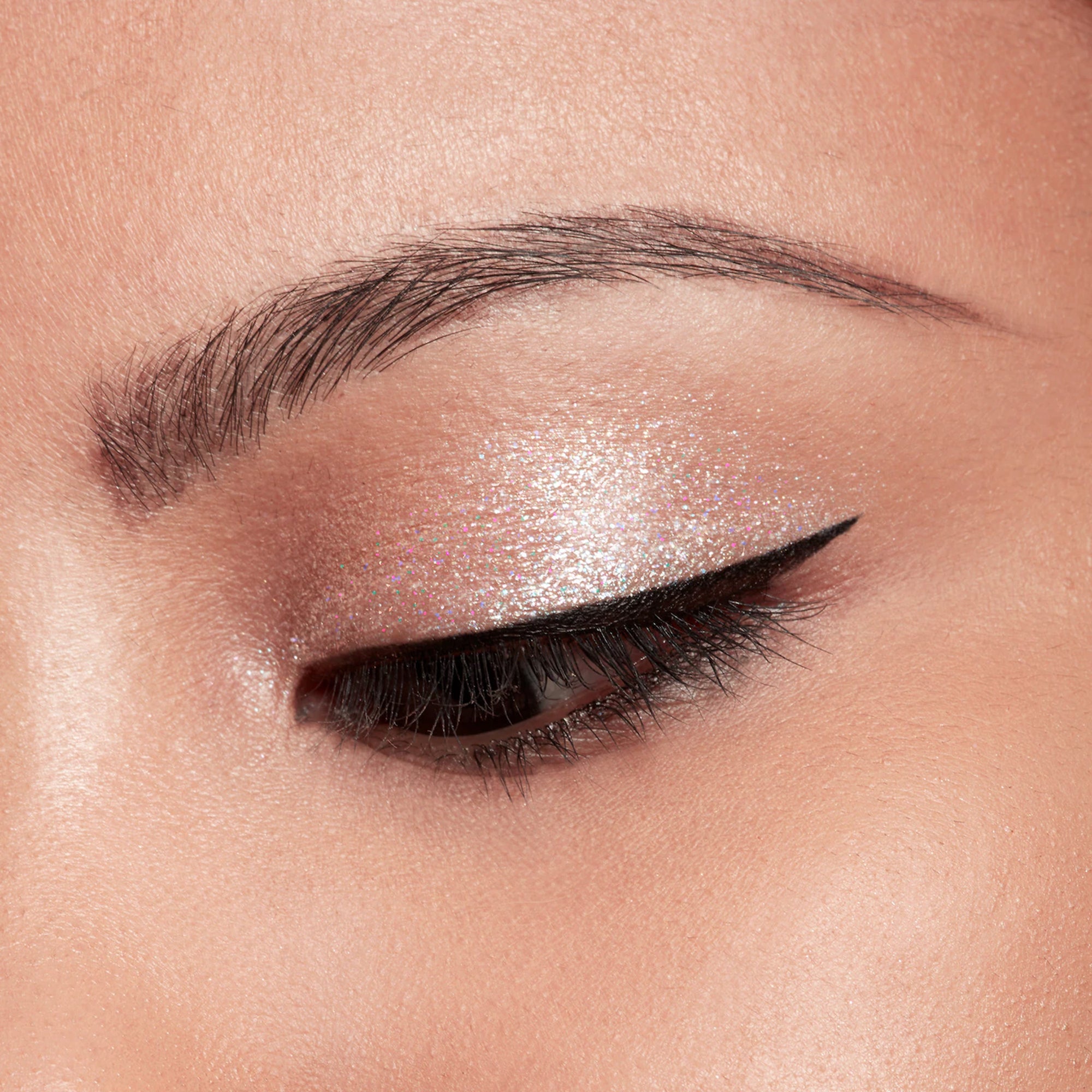 ظل العيون السائل جليسين آند جلو