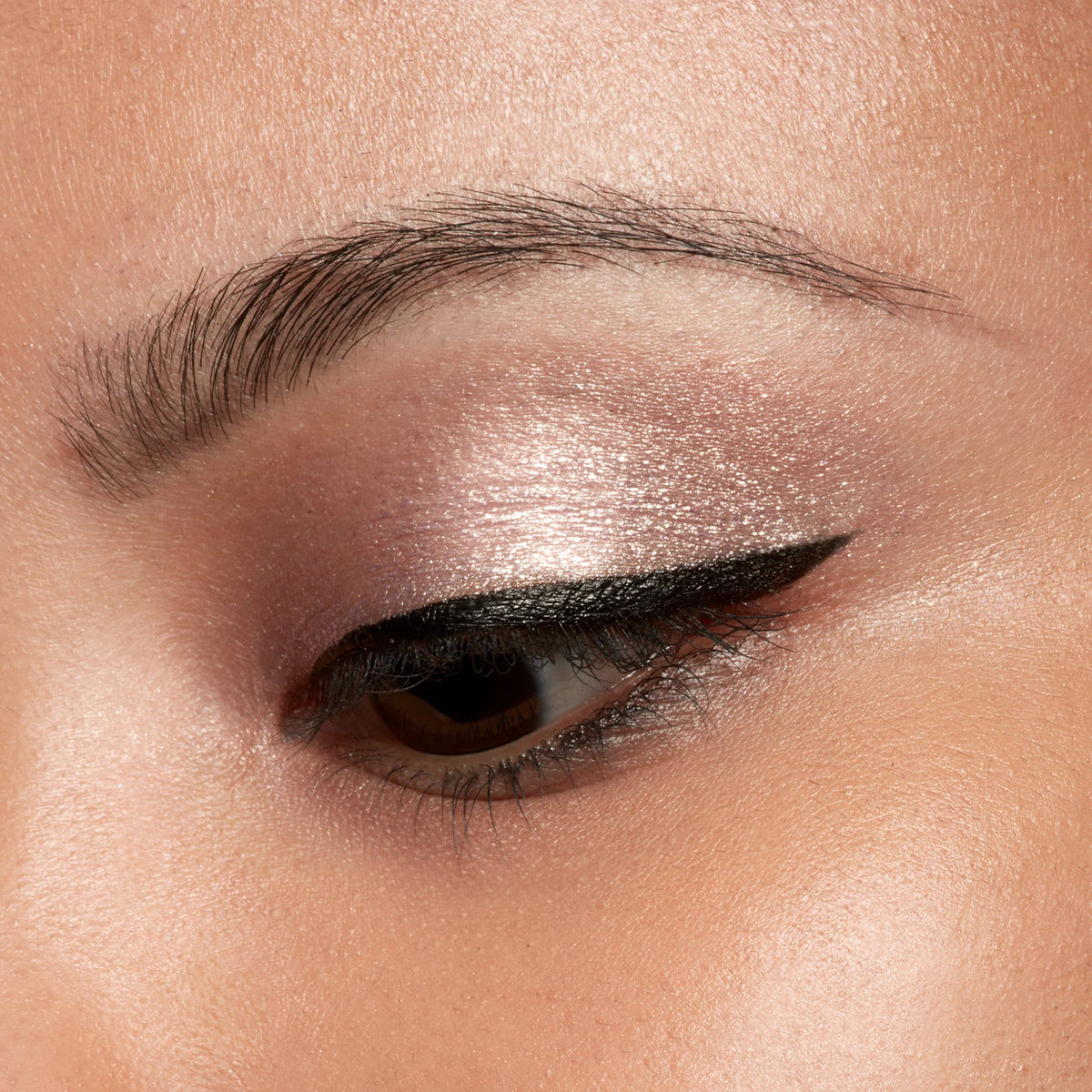 Shimmer & Glow Liquid Eye Shadow