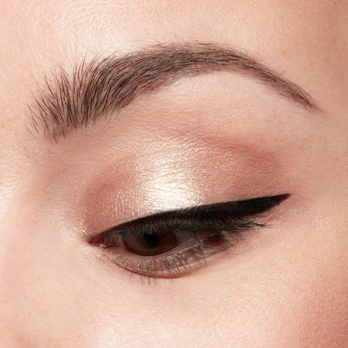Shimmer & Glow Liquid Eye Shadow