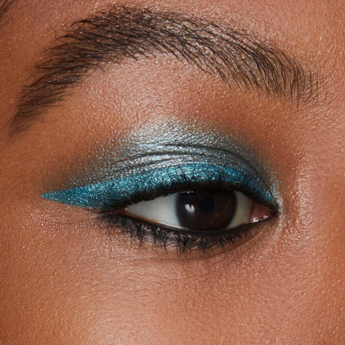 Stay All Day® ArtiStix Graphic Liner